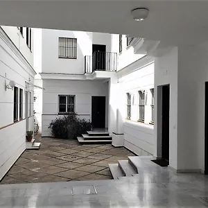 https://luminoso-y-amplio-apartamento-en-casco-historico-de-sevilla.es-andalucia.com