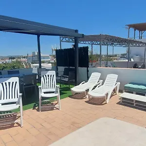 https://casa-totalmente-nueva-a-50-metros-de-la-playa.es-andalucia.com